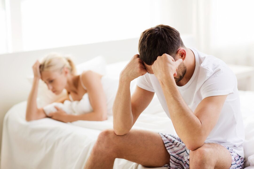 e Mann opgeregt iwwer schlecht Potenz, wéi ze vergréisseren